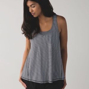 Lululemon All Tied Up Tank -scoop neck